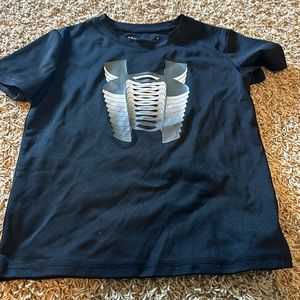 Boys under armour tshirt